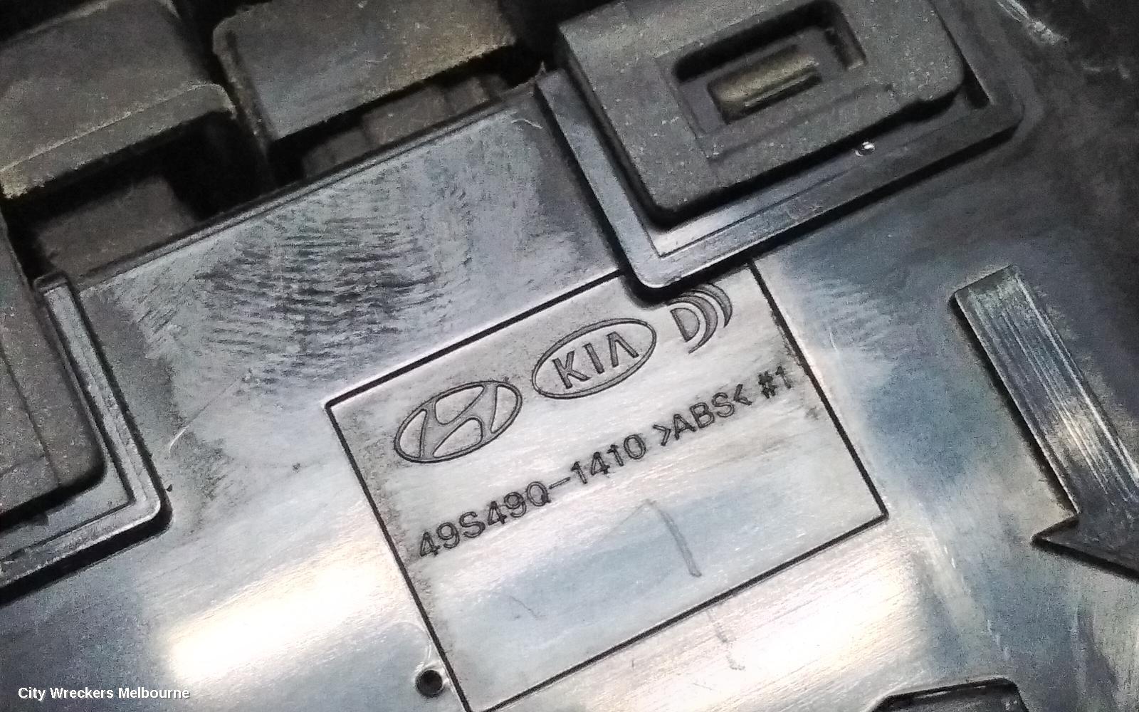 KIA CARNIVAL/GRAND CARNIVAL PWR DR WIND SWITCH, RH FRONT (MASTER SWITCH), W/ AUTO FOLD MIRROR SWITCH, AUTO TYPE (ALL WINDOWS), YP, 12/2014 - 10/2020