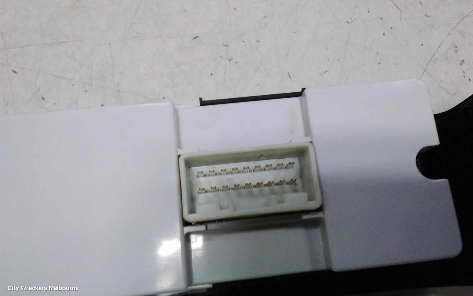 KIA CARNIVAL/GRAND CARNIVAL PWR DR WIND SWITCH, RH FRONT (MASTER SWITCH), W/ AUTO FOLD MIRROR SWITCH, AUTO TYPE (ALL WINDOWS), YP, 12/2014 - 10/2020