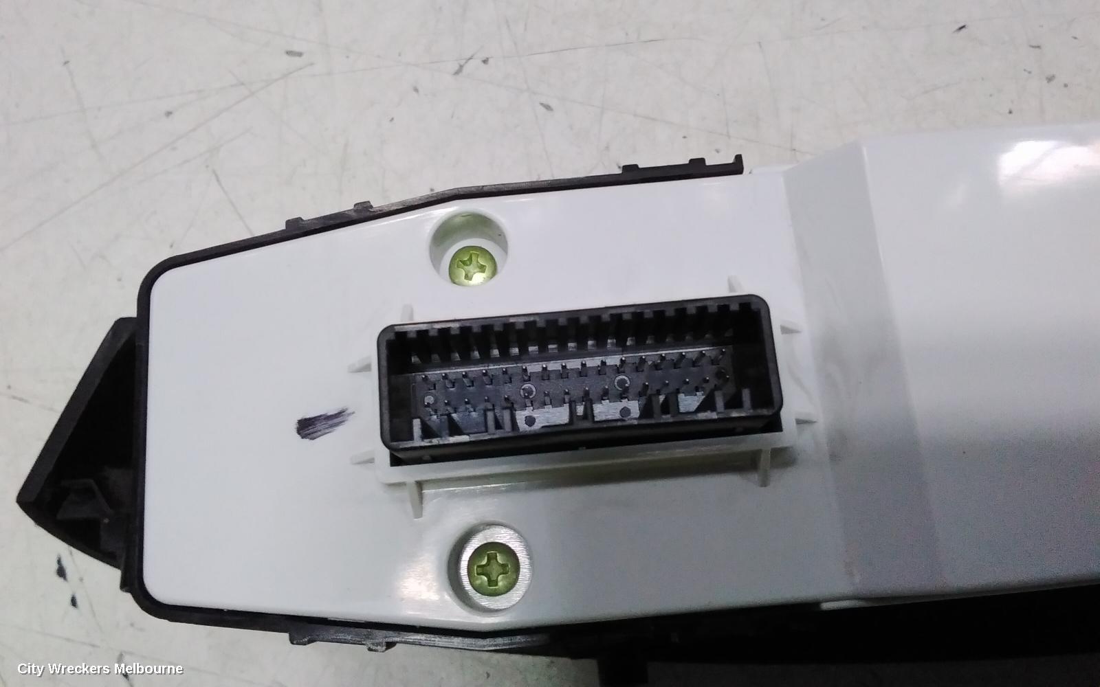 KIA CARNIVAL/GRAND CARNIVAL PWR DR WIND SWITCH, RH FRONT (MASTER SWITCH), W/ AUTO FOLD MIRROR SWITCH, AUTO TYPE (ALL WINDOWS), YP, 12/2014 - 10/2020