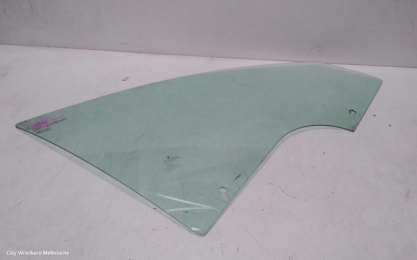 SKODA OCTAVIA RIGHT FRONT DOOR WINDOW, 1Z, 01/2004 - 10/2013