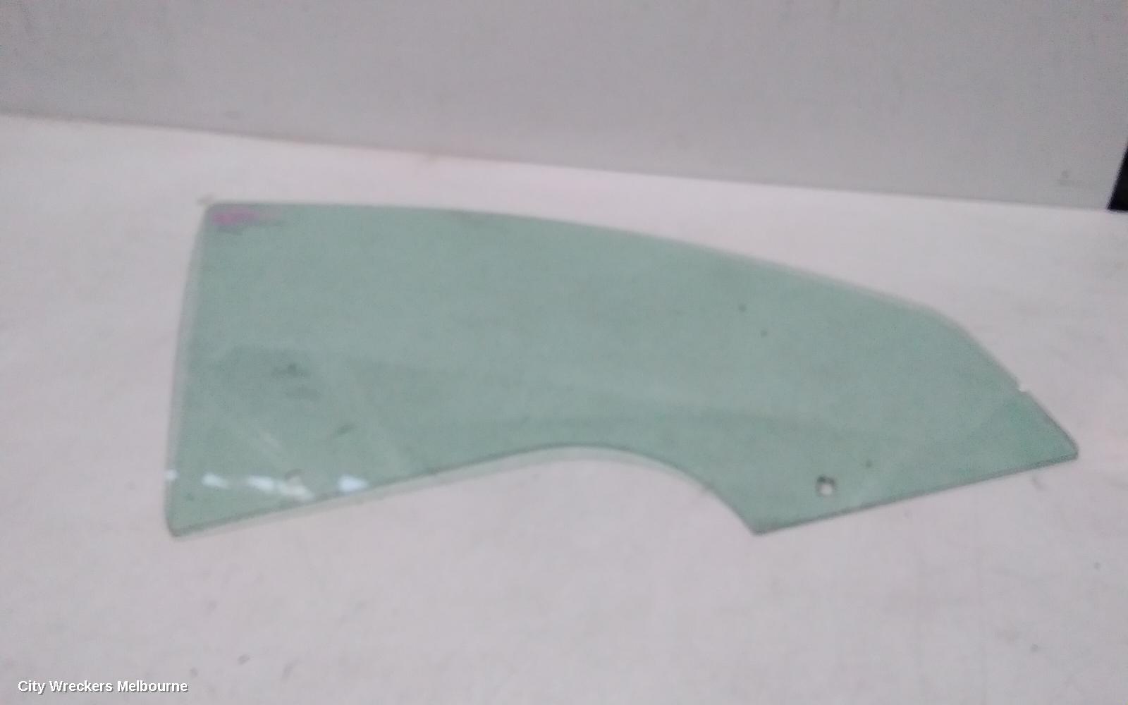 SKODA OCTAVIA RIGHT FRONT DOOR WINDOW, 1Z, 01/2004 - 10/2013