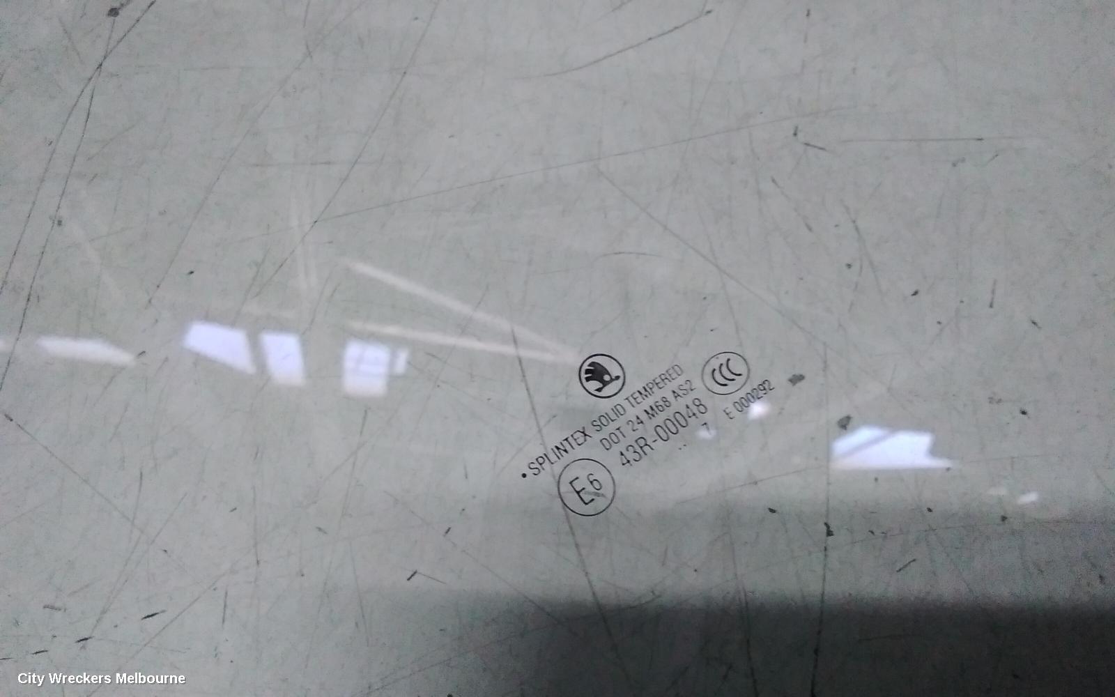 SKODA OCTAVIA RIGHT FRONT DOOR WINDOW, 1Z, 01/2004 - 10/2013