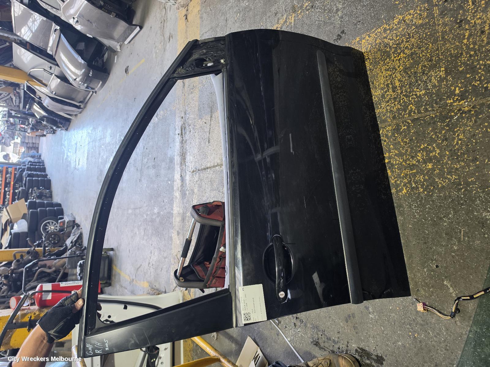 VOLKSWAGEN POLO RIGHT FRONT DOOR, 9N, 5DR HATCH/SEDAN, 07/2002 - 04/2010
