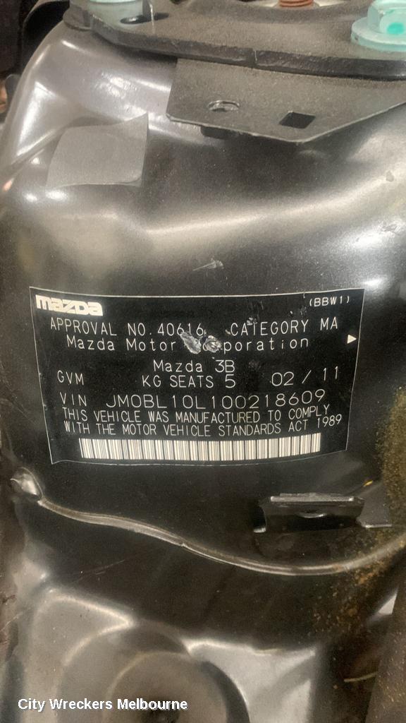 MAZDA 3 LEFT FRONT HUB ASSEMBLY, BL, 04/2009 - 10/2013