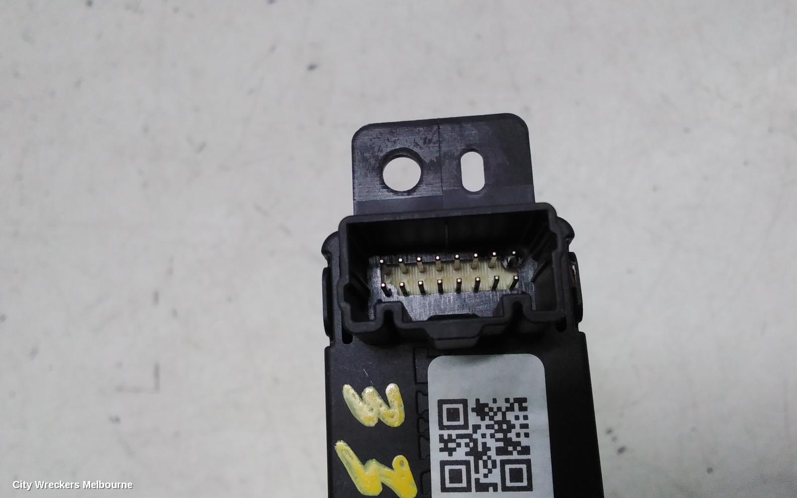 RENAULT KALEOS HANDBRAKE LEVER, XZG, 05/2016 ONWARDS