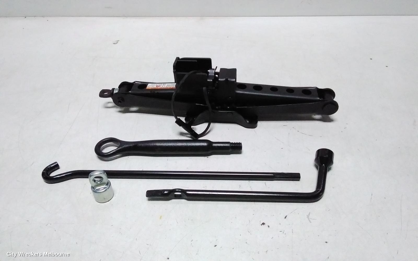 TOYOTA KLUGER JACK/TOOL KIT, XU70 SERIES, 03/2021 ONWARDS