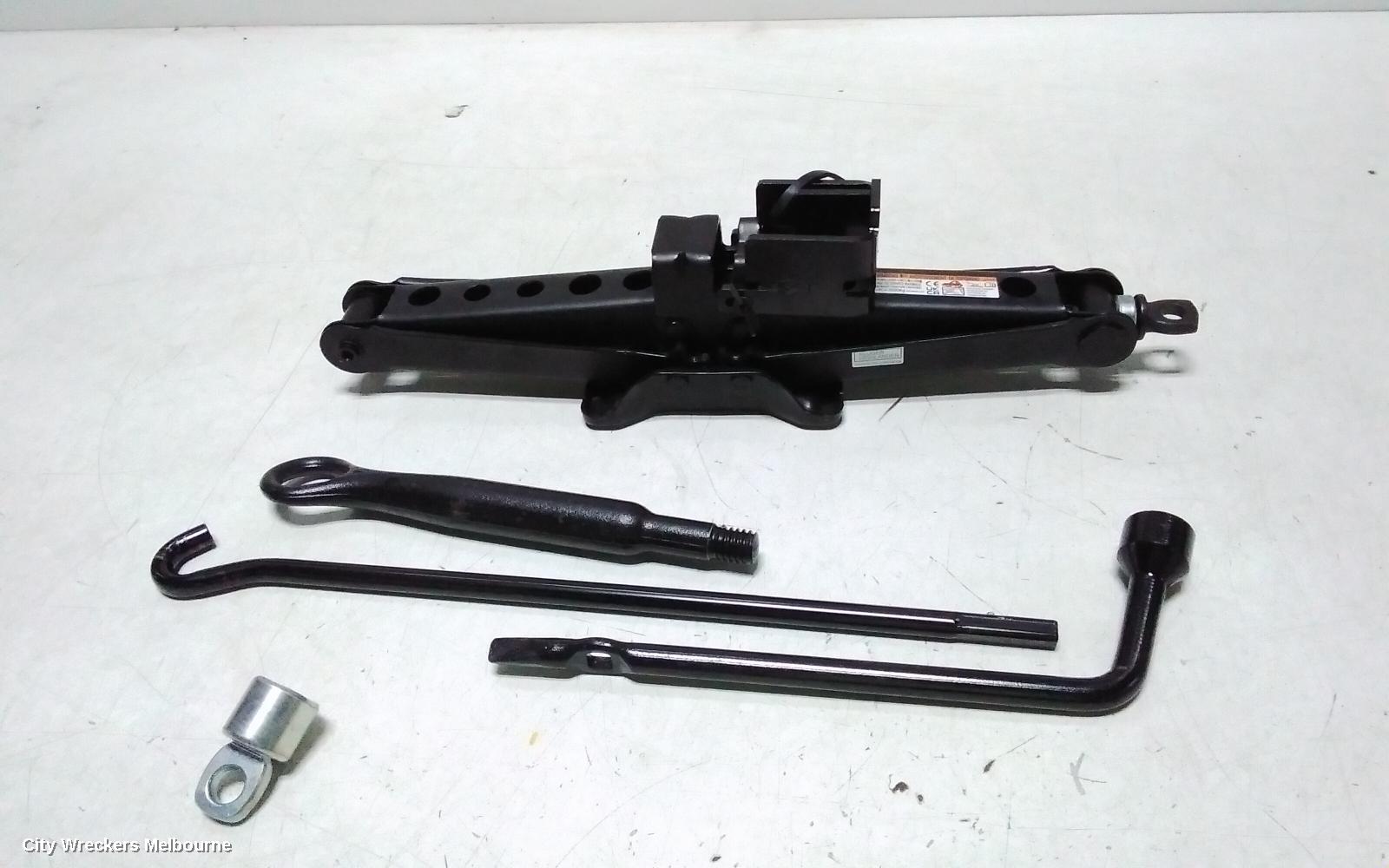 TOYOTA KLUGER JACK/TOOL KIT, XU70 SERIES, 03/2021 ONWARDS