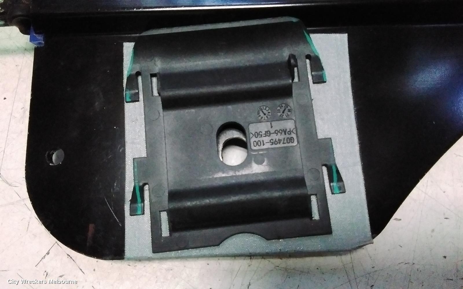 TESLA MODEL Y RIGHT FRONT DOOR WINDOW, 1ST GEN, 03/2022 - 02/2025
