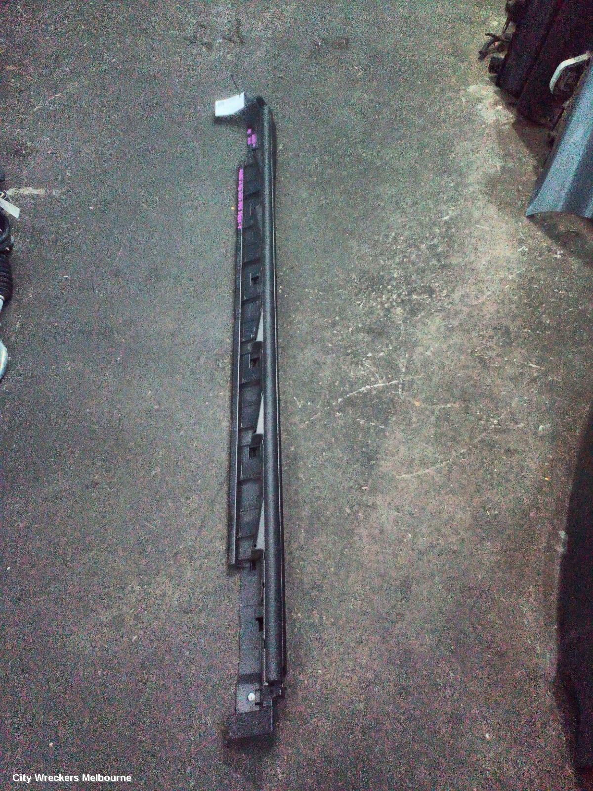 MAZDA CX9 SIDE STEP/SKIRT, TC, SKIRT, RH SIDE, NON CHROME MOULDING, 07/2016 - 12/2024
