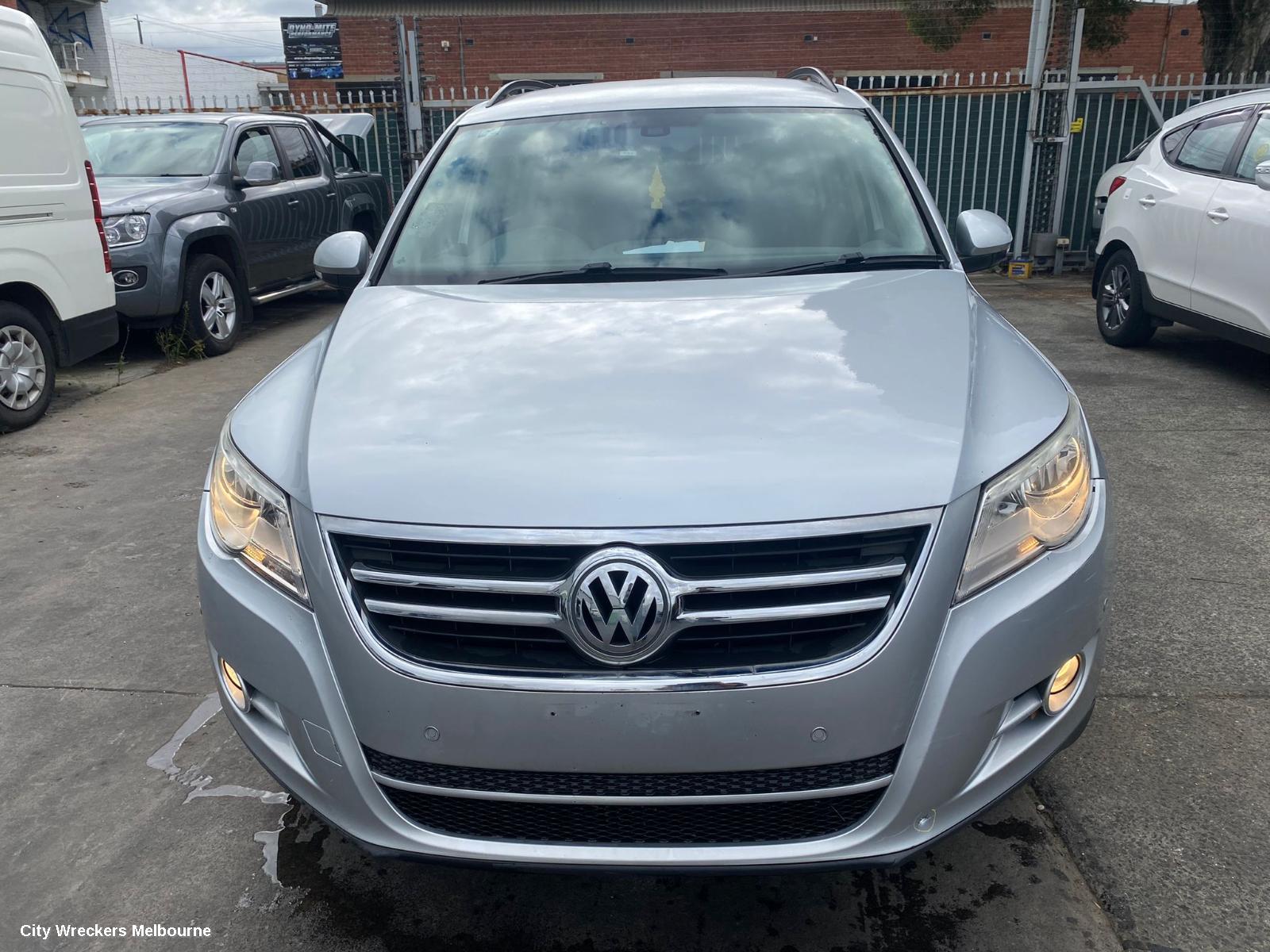 VOLKSWAGEN TIGUAN LEFT FRONT DOOR, 5N, 05/2008 - 08/2016