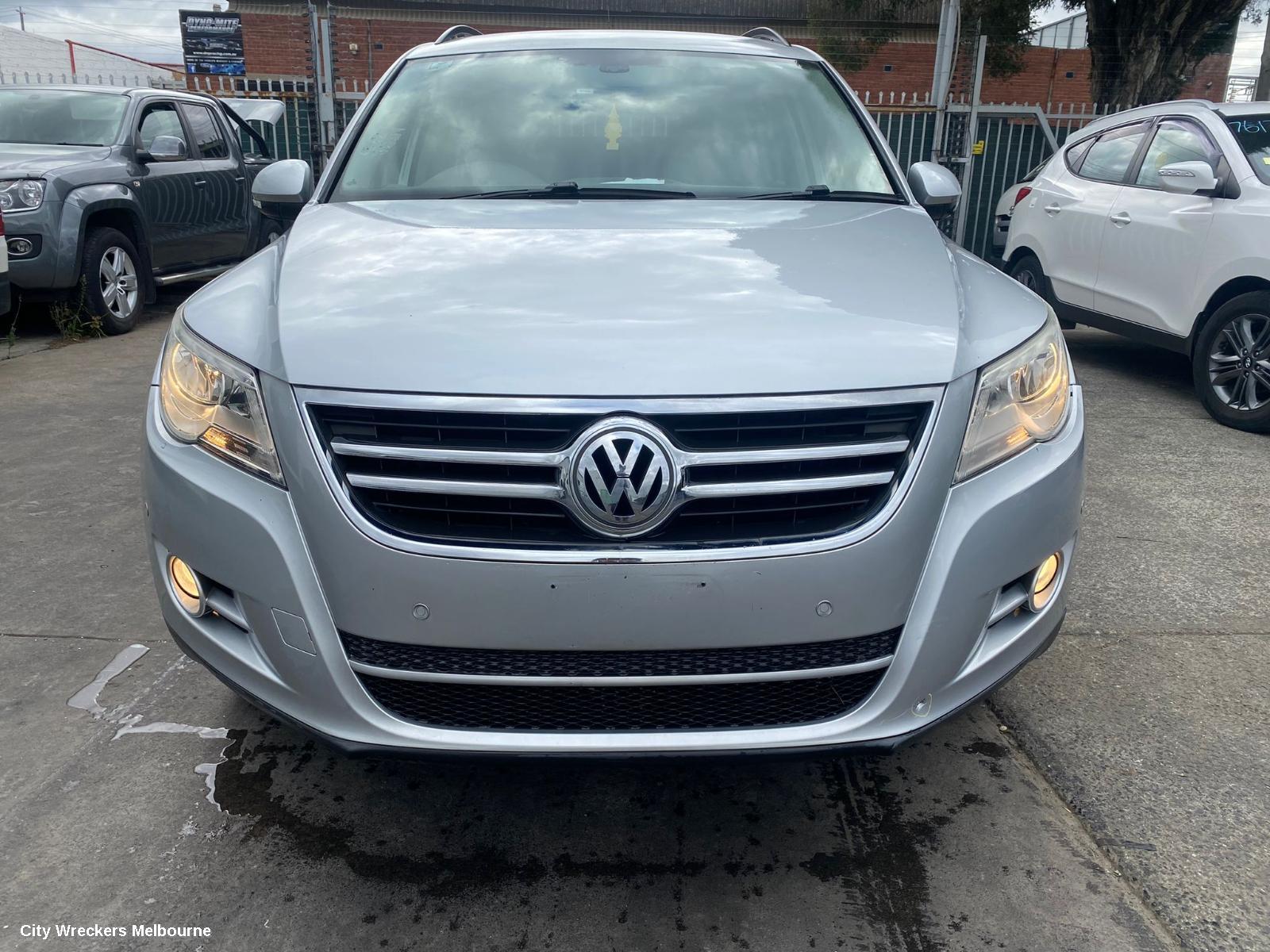VOLKSWAGEN TIGUAN LEFT FRONT DOOR, 5N, 05/2008 - 08/2016