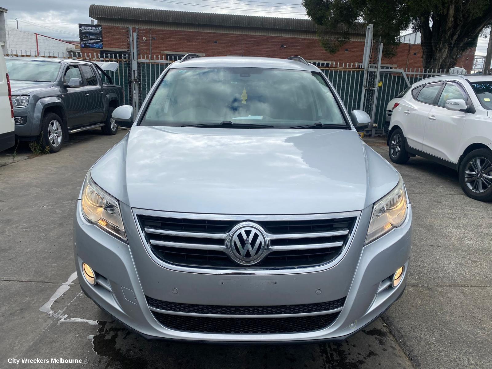 VOLKSWAGEN TIGUAN LEFT FRONT DOOR, 5N, 05/2008 - 08/2016