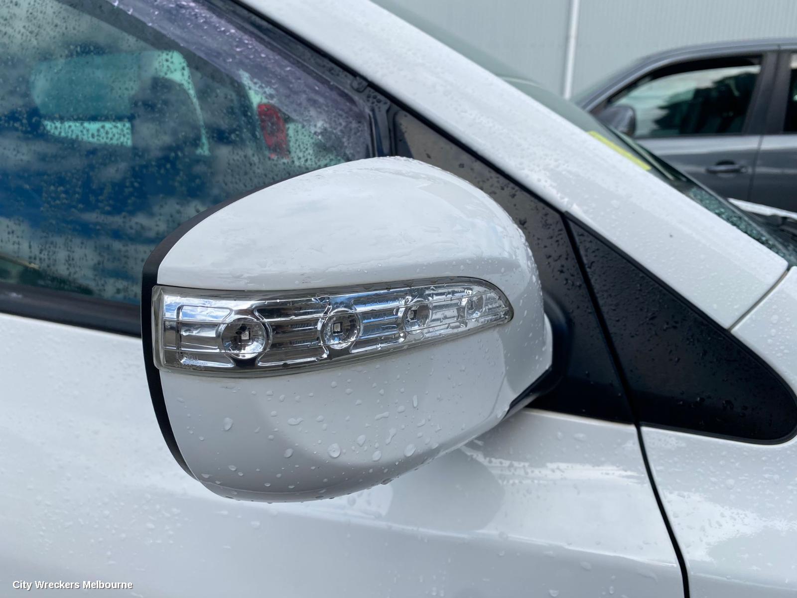 HYUNDAI IX35 LEFT FRONT DOOR, LM SERIES, NON MOULD TYPE, 11/2009 - 01/2016