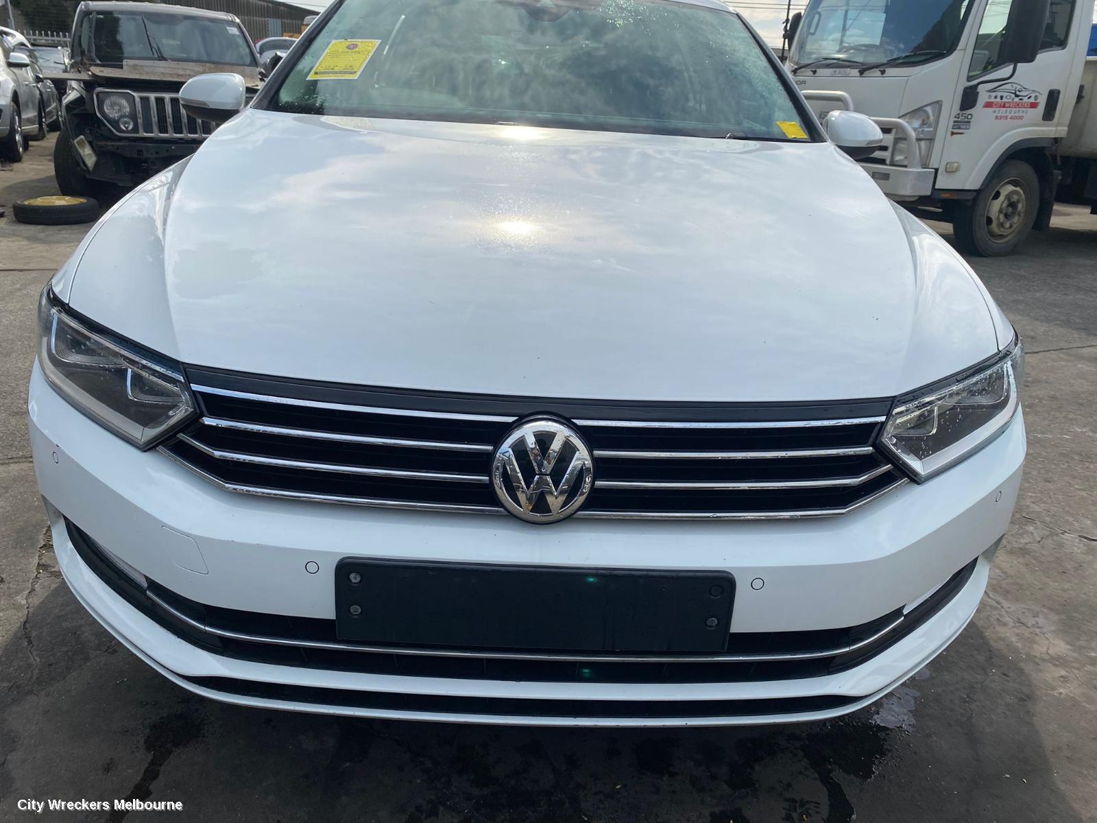 VOLKSWAGEN PASSAT DOOR HANDLE, B8/MK7, OUTER, RH FRONT, 06/2015 ONWARDS