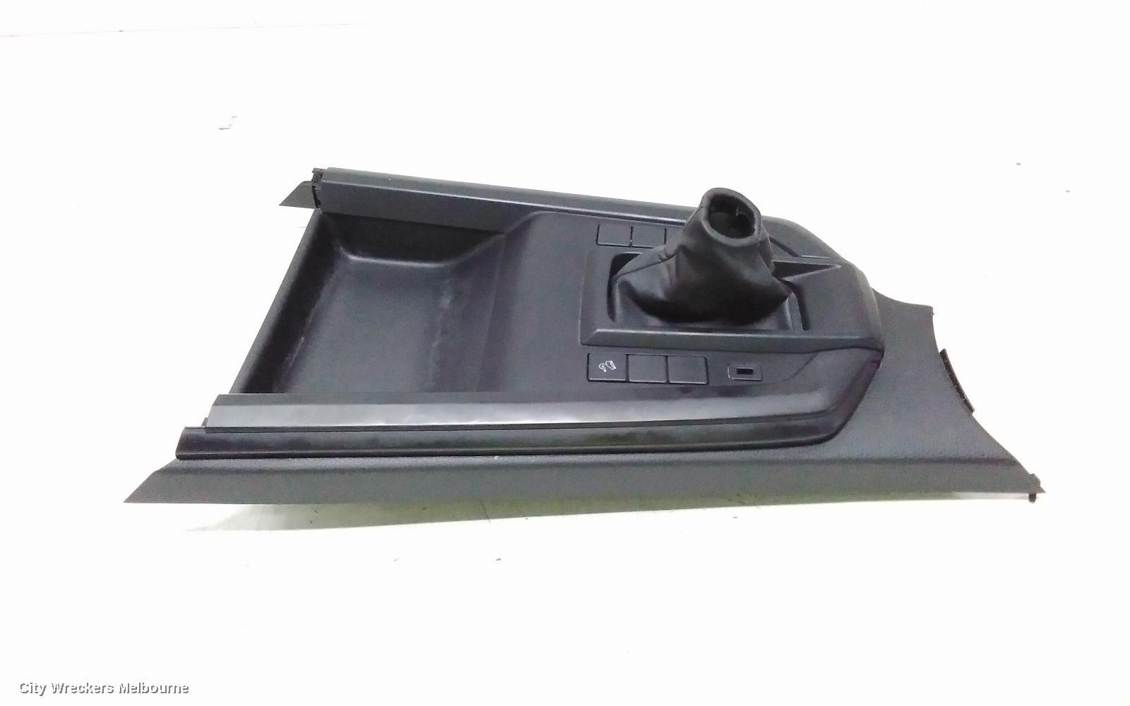 ISUZU DMAX GEAR STICK/SHIFTER, AUTO SHIFTER, BLACK TYPE, RG, 07/2020 ONWARDS