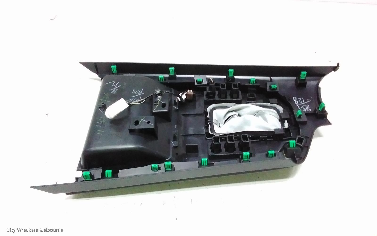 ISUZU DMAX GEAR STICK/SHIFTER, AUTO SHIFTER, BLACK TYPE, RG, 07/2020 ONWARDS
