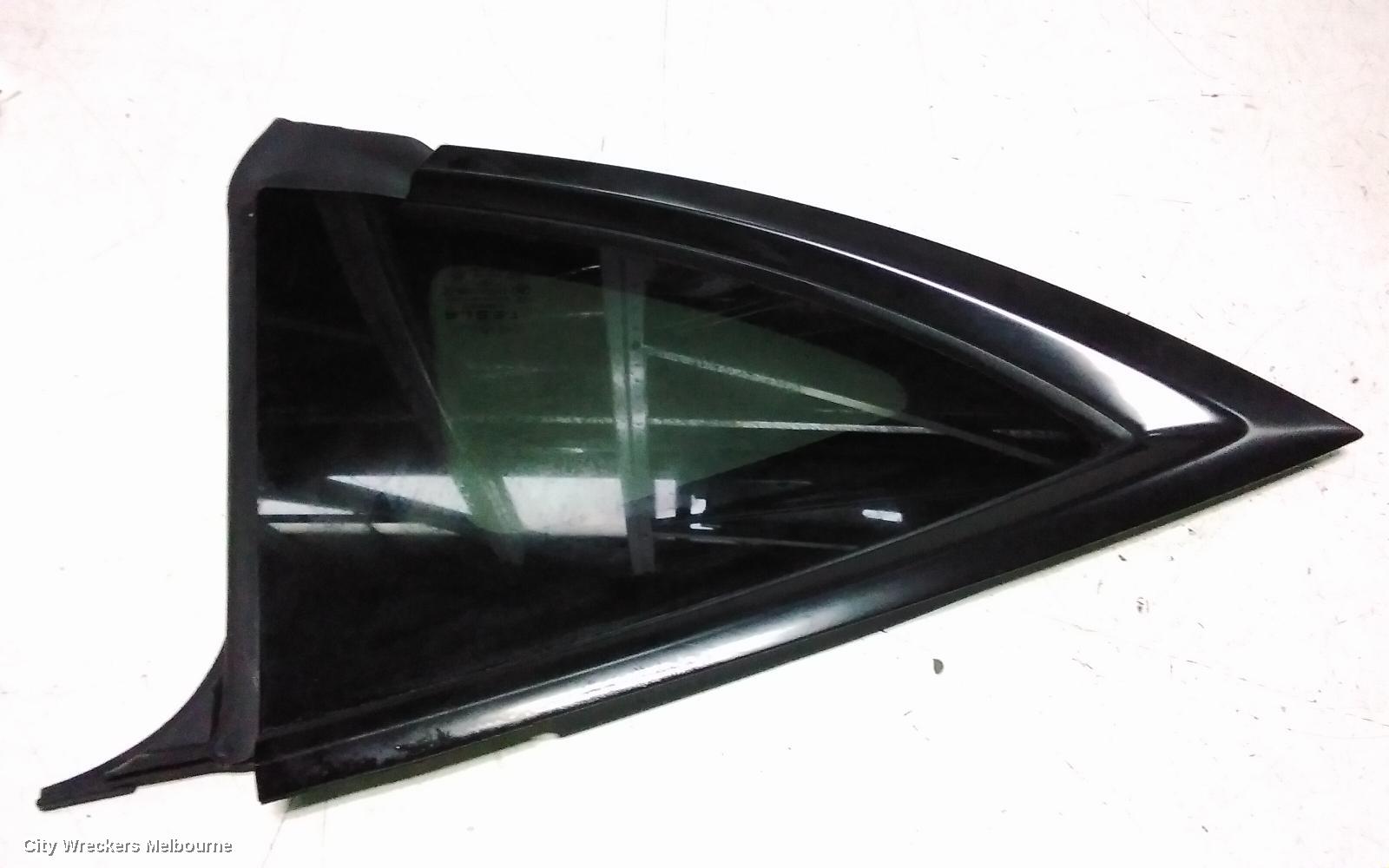 TESLA MODEL Y RIGHT REAR 1/4 DOOR GLASS, 1ST GEN, 03/2022 ONWARDS