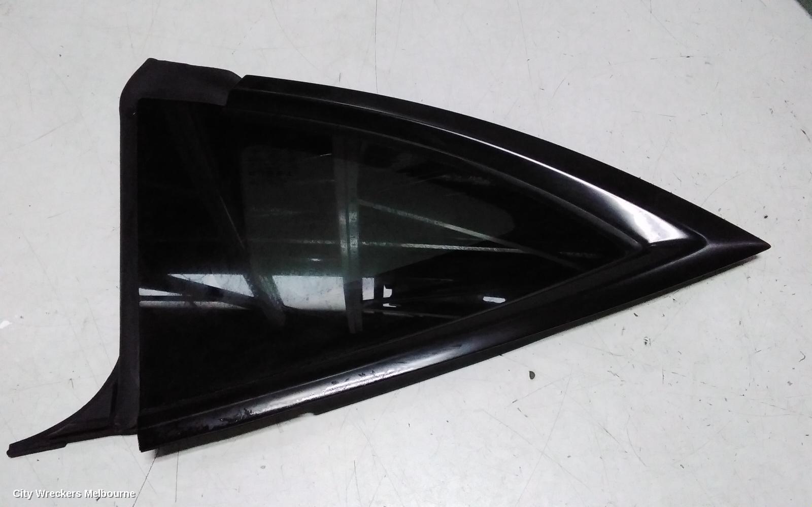 TESLA MODEL Y RIGHT REAR 1/4 DOOR GLASS, 1ST GEN, 03/2022 ONWARDS