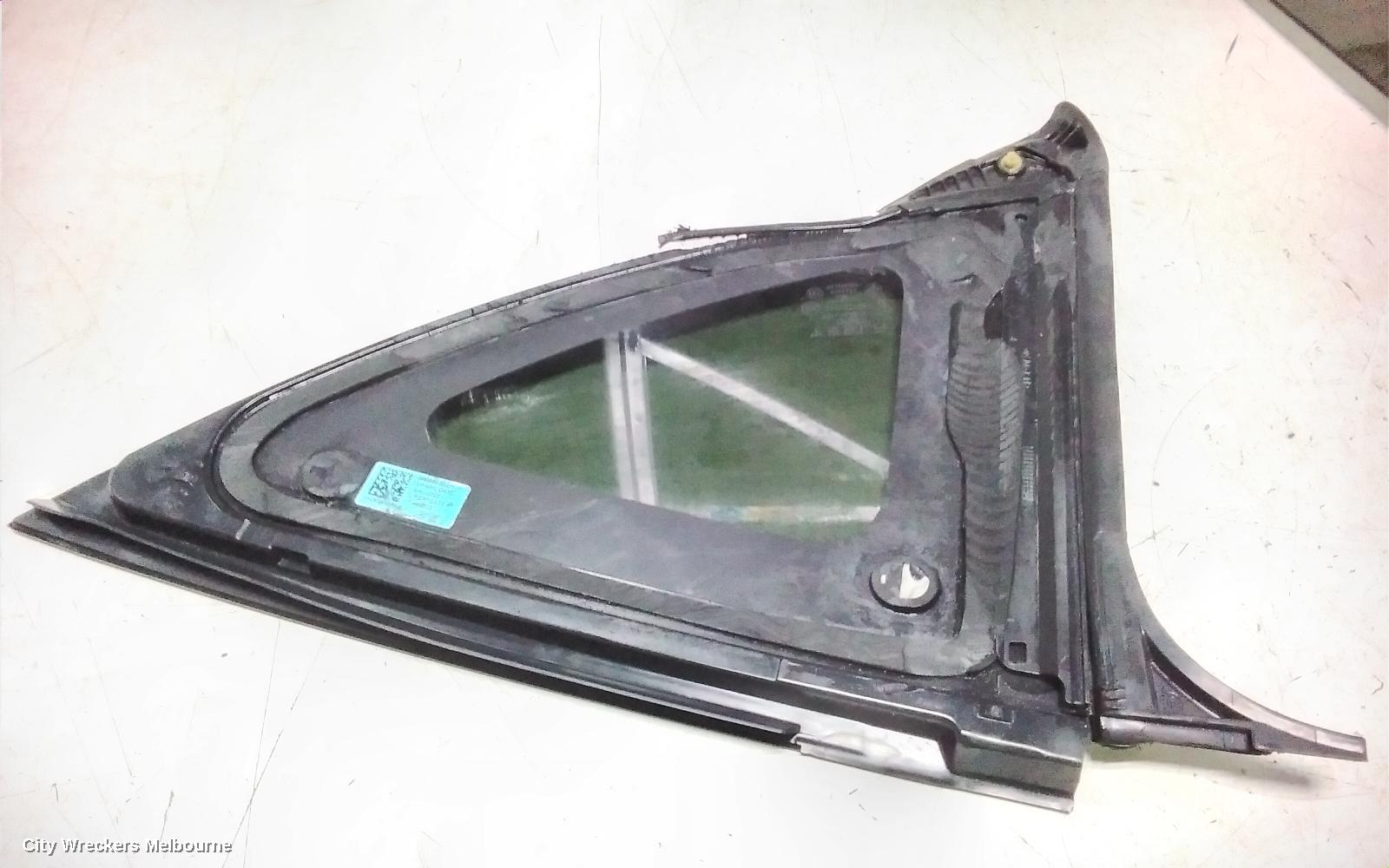 TESLA MODEL Y RIGHT REAR 1/4 DOOR GLASS, 1ST GEN, 03/2022 ONWARDS