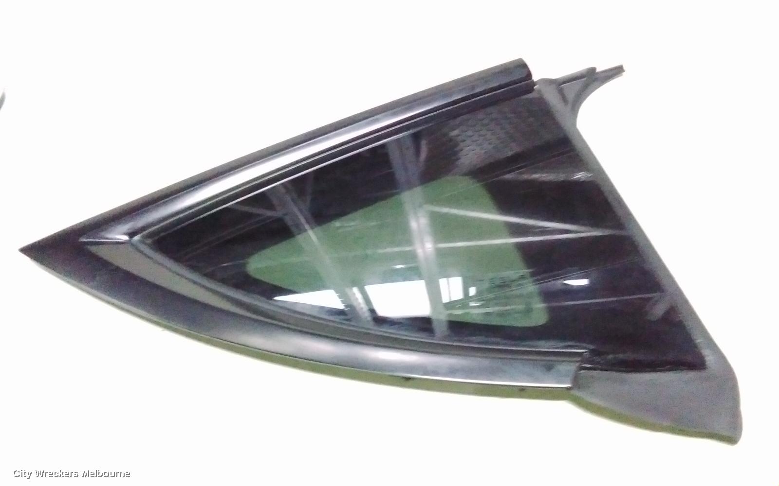 TESLA MODEL Y RIGHT REAR 1/4 DOOR GLASS, 1ST GEN, 03/2022 ONWARDS