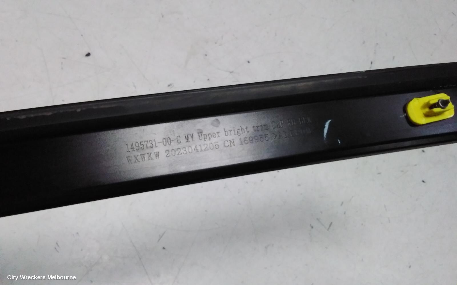 TESLA MODEL Y, 1ST GEN, 03/2022 ONWARDS, RIGHT BELT MOULD: 150380