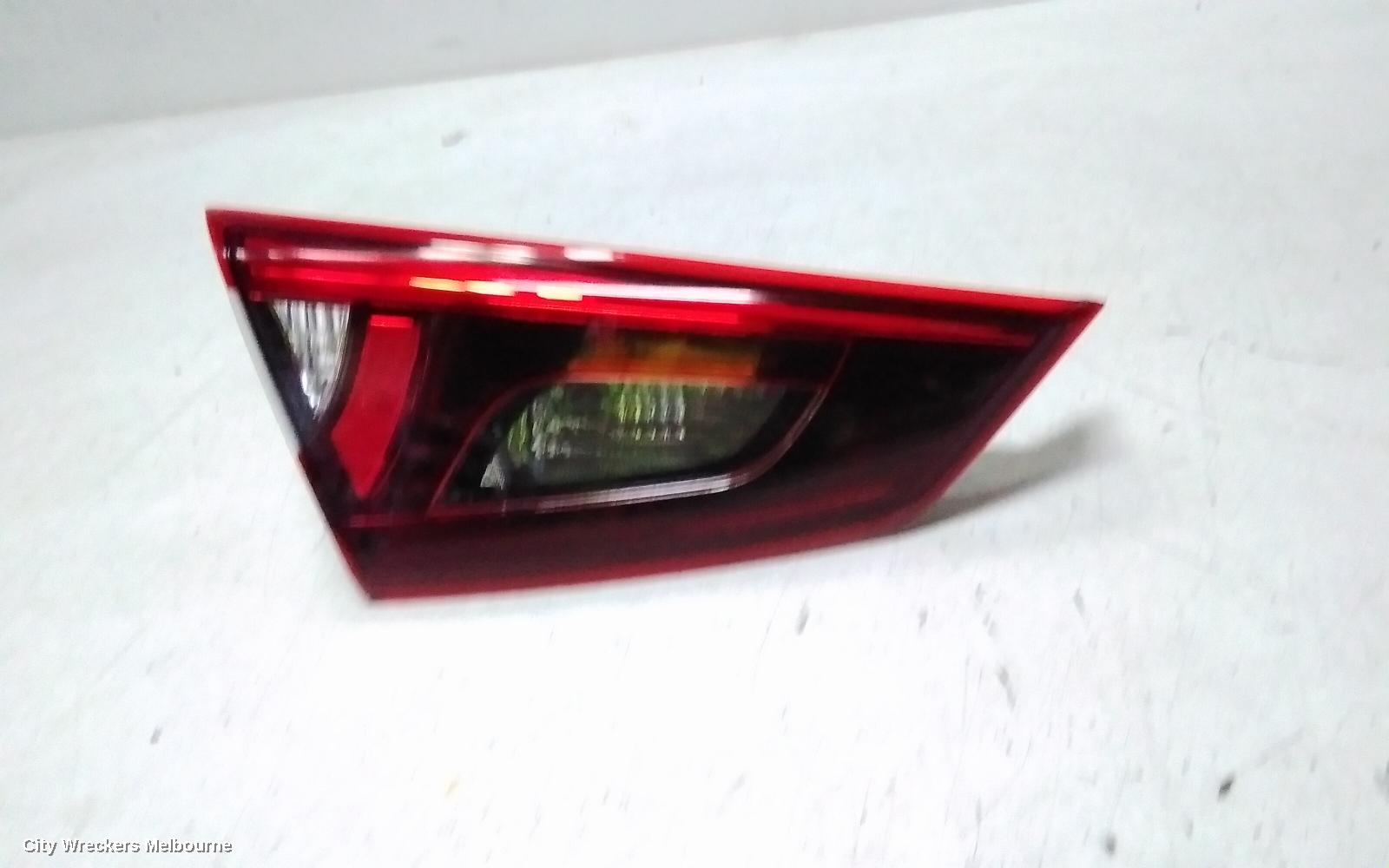 MAZDA 2 REAR GARNISH, DL, BOOTLID LAMP (LH SIDE), 08/2015 ONWARDS
