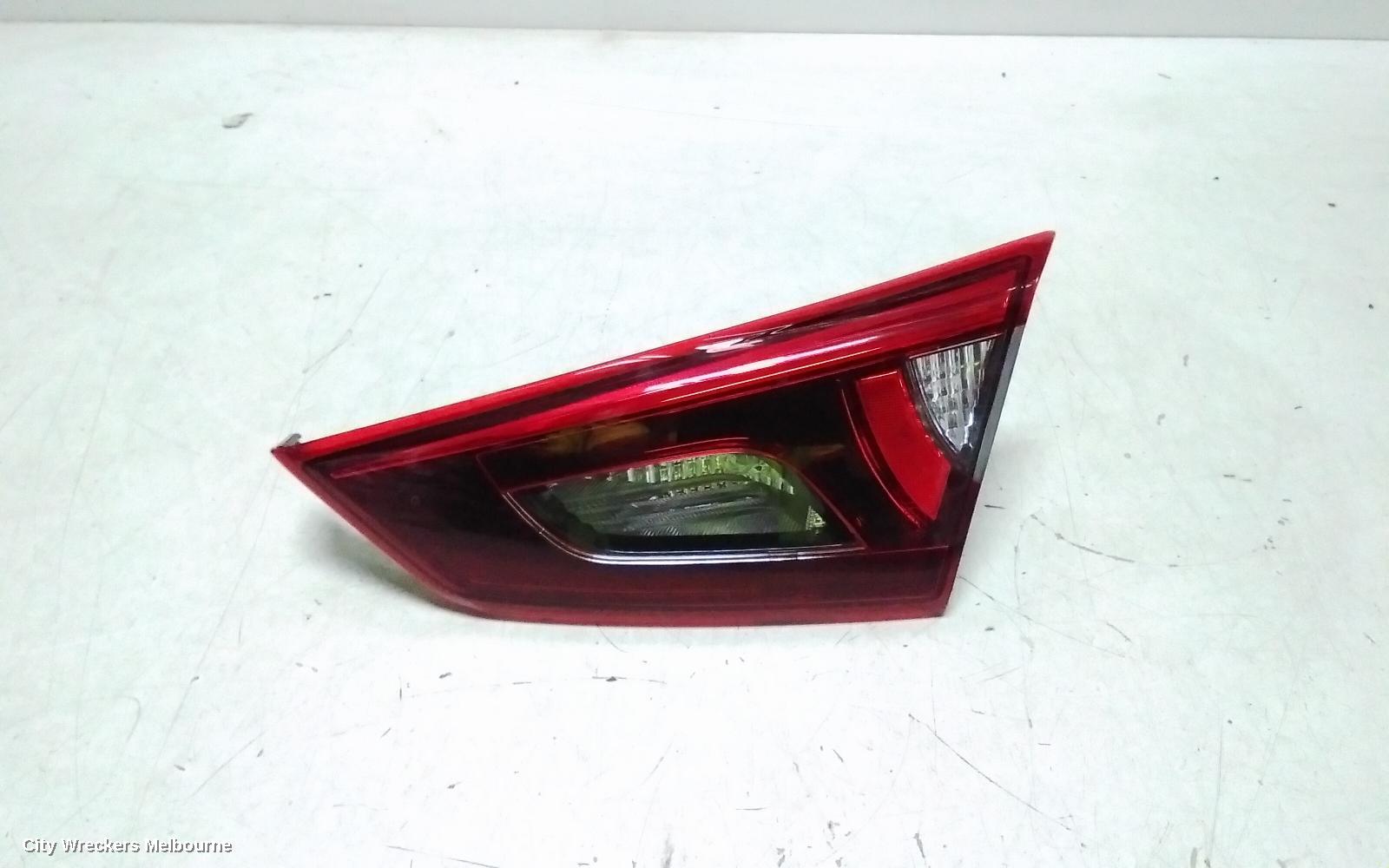 MAZDA 2 REAR GARNISH, DL, BOOTLID LAMP (RH SIDE), 08/2015 ONWARDS