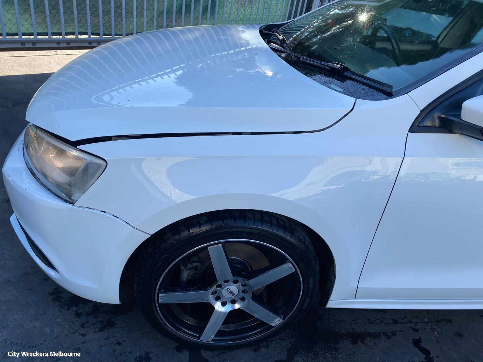 VOLKSWAGEN JETTA RIGHT GUARD, 1B, 02/2011 - 12/2017