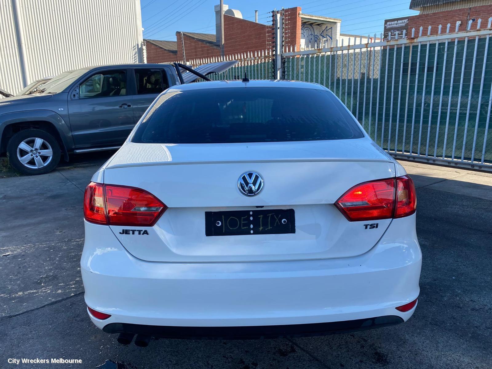 VOLKSWAGEN JETTA RIGHT GUARD, 1B, 02/2011 - 12/2017