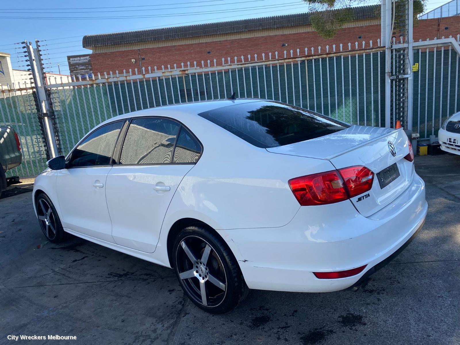 VOLKSWAGEN JETTA RIGHT GUARD, 1B, 02/2011 - 12/2017