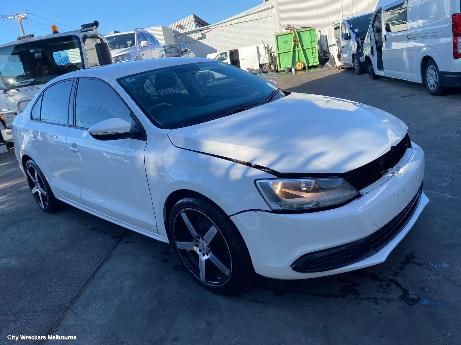 VOLKSWAGEN JETTA RIGHT GUARD, 1B, 02/2011 - 12/2017