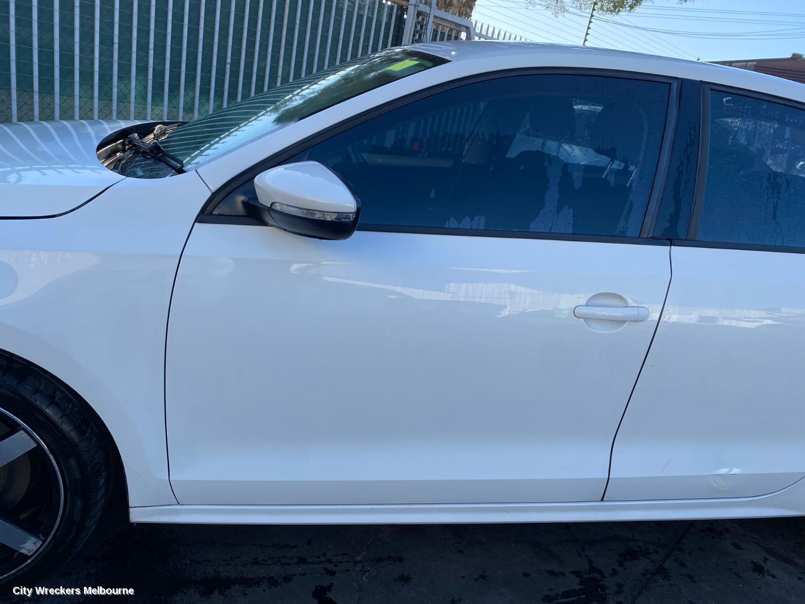 VOLKSWAGEN JETTA RIGHT GUARD, 1B, 02/2011 - 12/2017