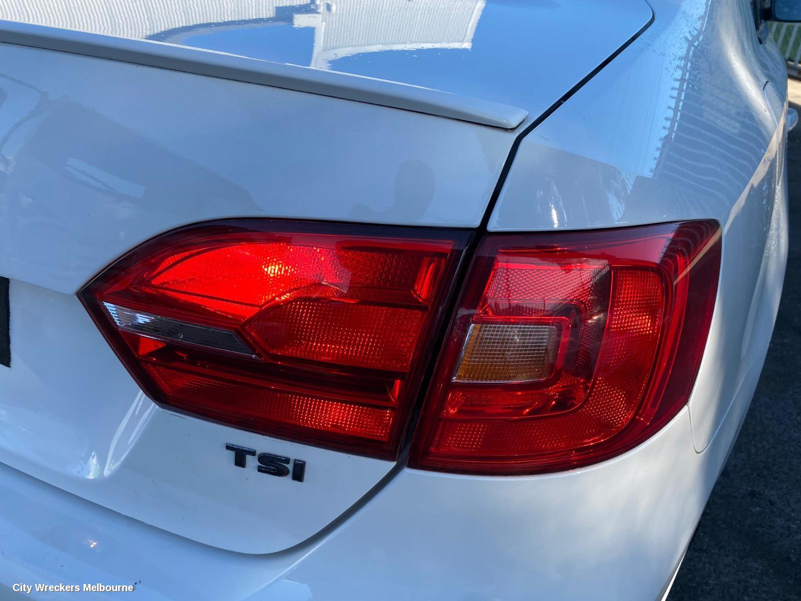 VOLKSWAGEN JETTA RIGHT GUARD, 1B, 02/2011 - 12/2017