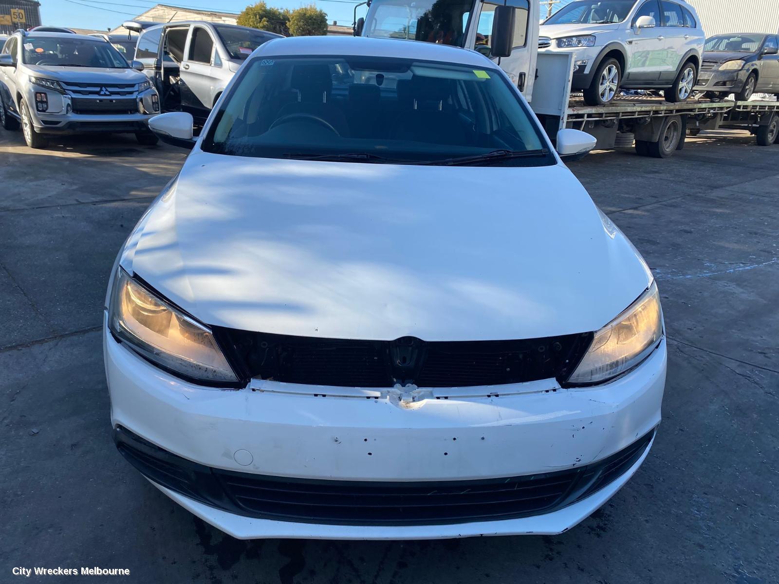 VOLKSWAGEN JETTA RIGHT GUARD, 1B, 02/2011 - 12/2017