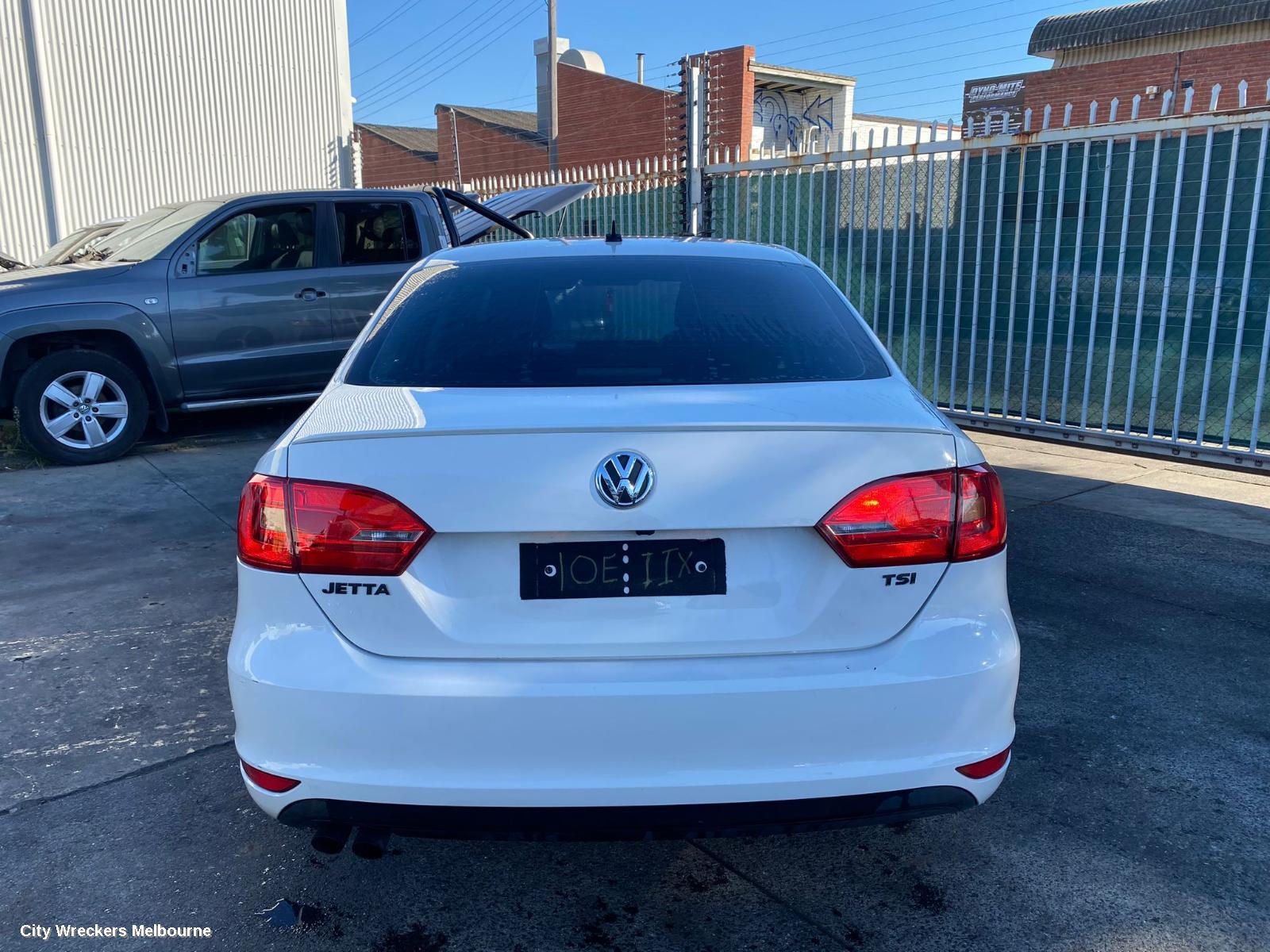 VOLKSWAGEN JETTA RIGHT GUARD, 1B, 02/2011 - 12/2017