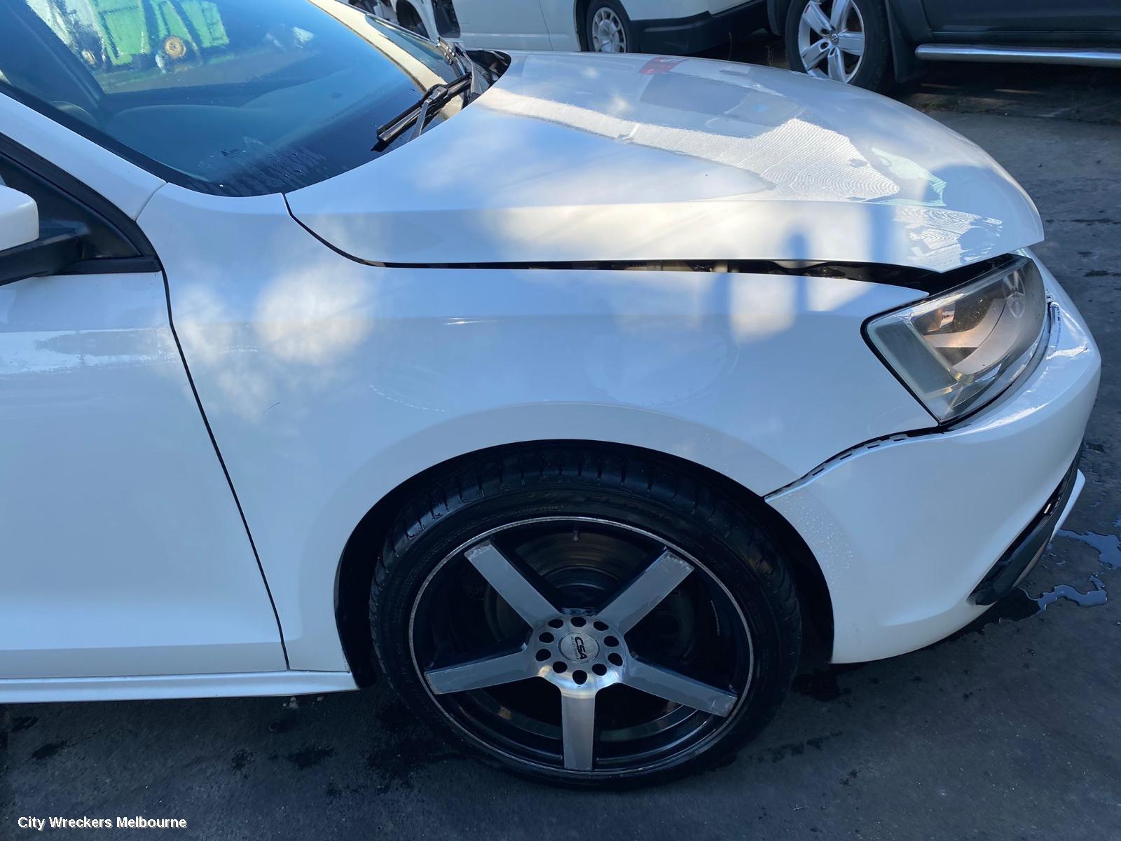 VOLKSWAGEN JETTA RIGHT GUARD, 1B, 02/2011 - 12/2017