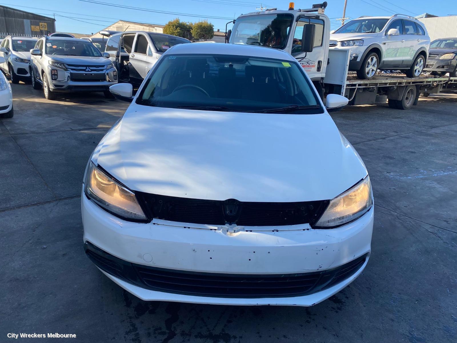 VOLKSWAGEN JETTA RIGHT GUARD, 1B, 02/2011 - 12/2017