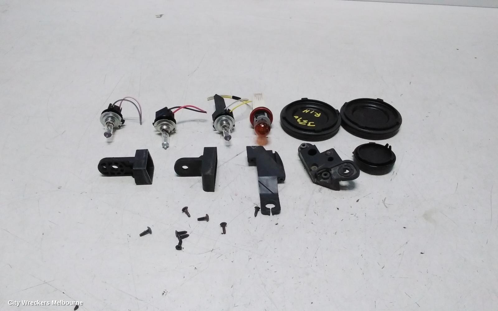 HYUNDAI I40 RIGHT HEADLAMP, VF, HALOGEN, 09/2011 - 05/2015