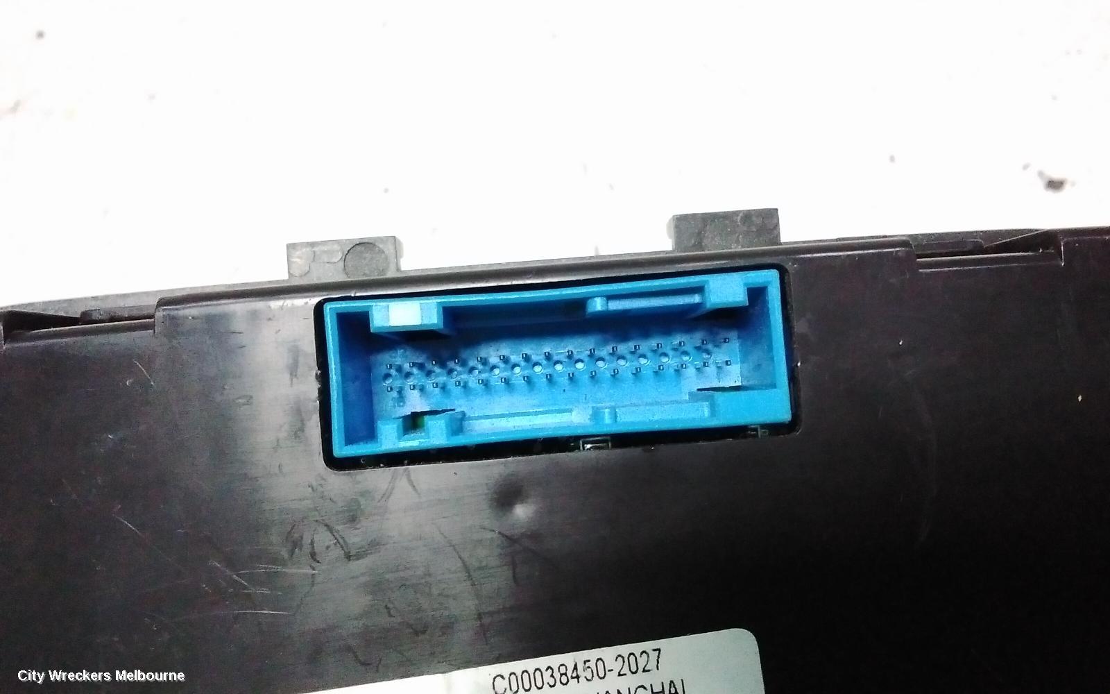 LDV G10 HEATER/AC CONTROLS, (G10) SV7C, FRONT, CLIMATE CONTROL, NON REAR CONTROL BUTTON TYPE, VAN, 04/2015 - 08/2022