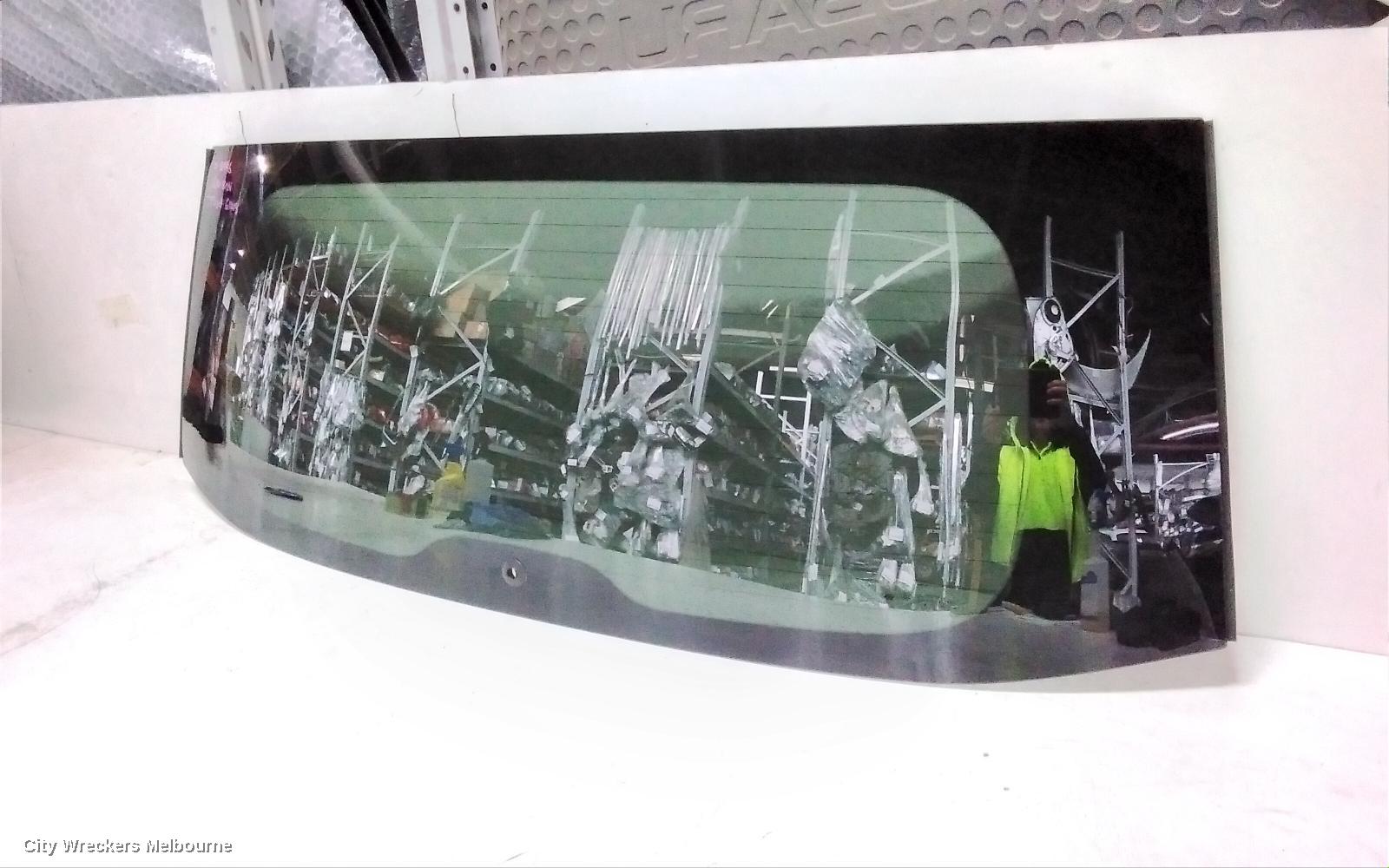 LDV G10 REAR/TAILGATE GLASS, LIFTGATE GLASS, W/ WIPER HOLE TYPE, SV7A/SV7C, WAGON/VAN, 04/2015 ONWARDS