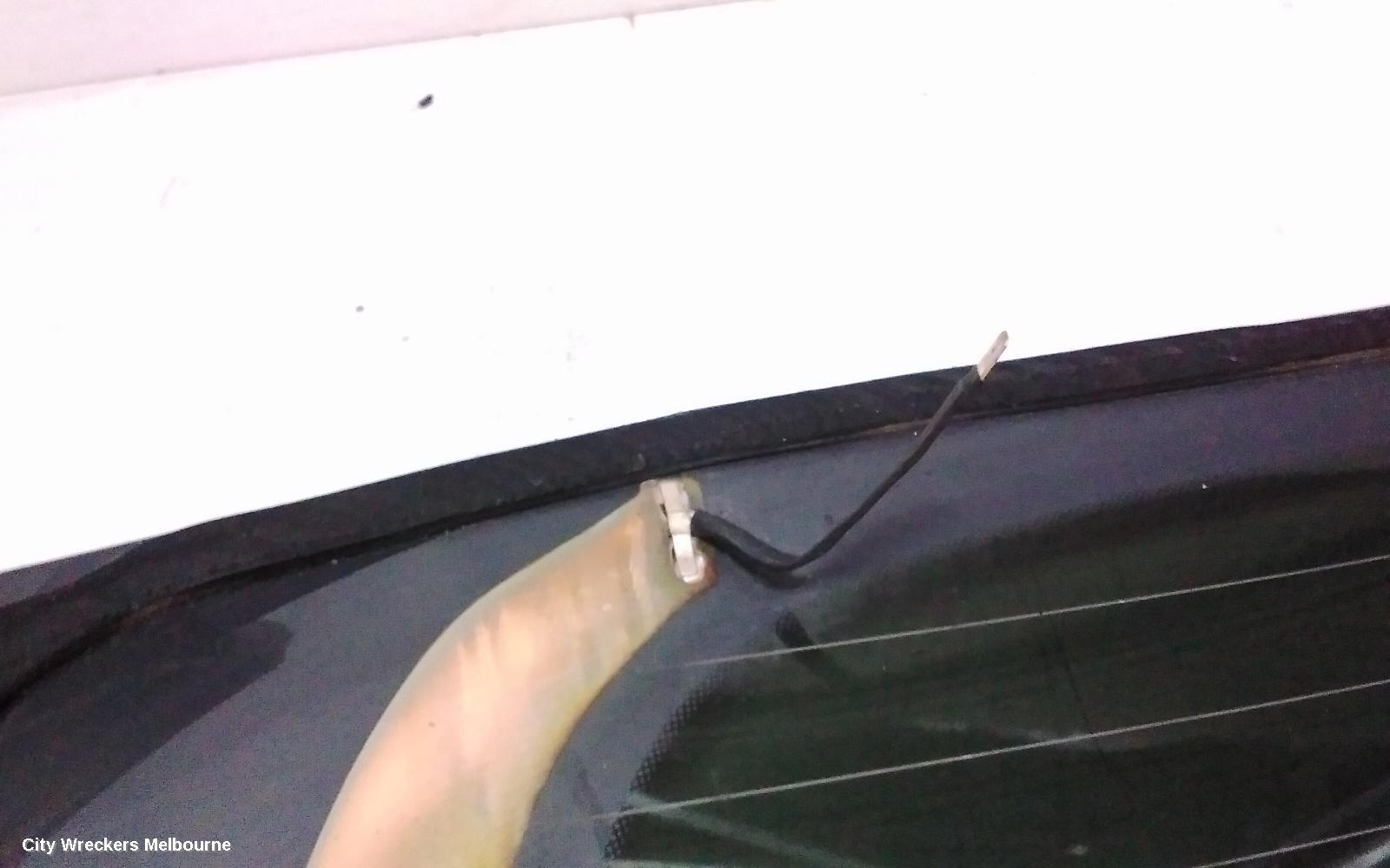 LDV G10 REAR/TAILGATE GLASS, LIFTGATE GLASS, W/ WIPER HOLE TYPE, SV7A/SV7C, WAGON/VAN, 04/2015 ONWARDS