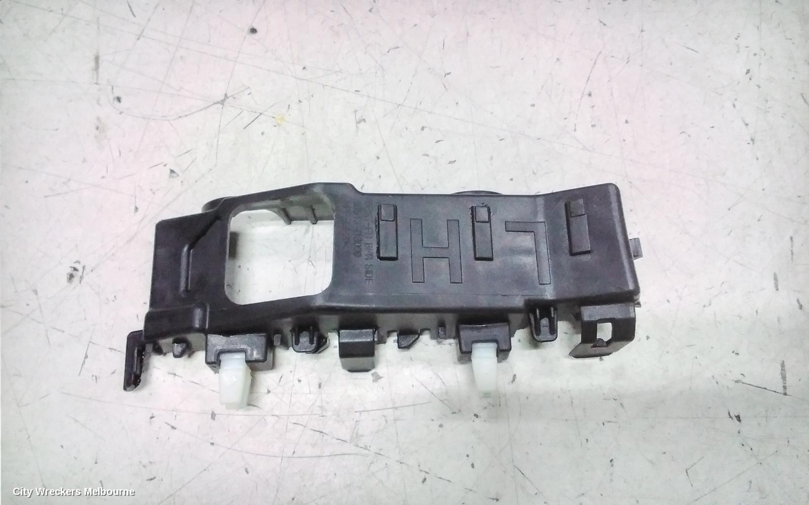 HYUNDAI TUCSON, TL, 06/2015 - 01/2021, LHF BRACKET: 147292
