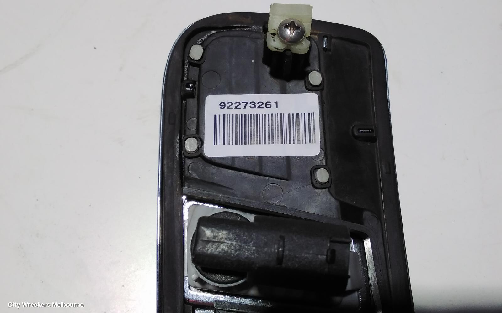 HOLDEN COMMODORE RIGHT INDICATOR/FOG/SIDE, GUARD FLASHER (REPEATER), VF, 05/2013 - 12/2017