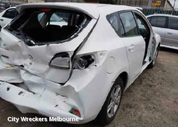 MAZDA 3 LEFT FRONT DOOR, BL, HATCH, 04/2009 - 10/2013