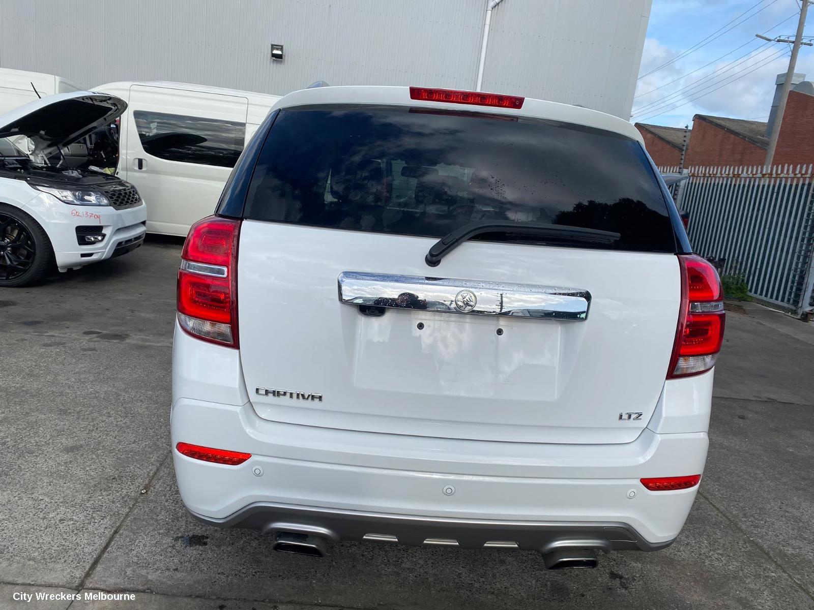 HOLDEN CAPTIVA RIGHT FRONT DOOR, CG, LS/LT/LTZ (4TH VIN = C), W/ KEYLESS ENTRY TYPE, 12/2013 - 06/2018
