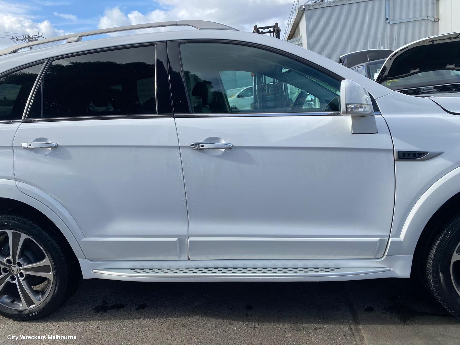 HOLDEN CAPTIVA RIGHT FRONT DOOR, CG, LS/LT/LTZ (4TH VIN = C), W/ KEYLESS ENTRY TYPE, 12/2013 - 06/2018