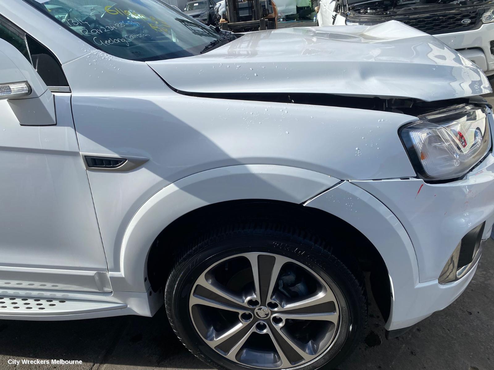 HOLDEN CAPTIVA RIGHT FRONT DOOR, CG, LS/LT/LTZ (4TH VIN = C), W/ KEYLESS ENTRY TYPE, 12/2013 - 06/2018