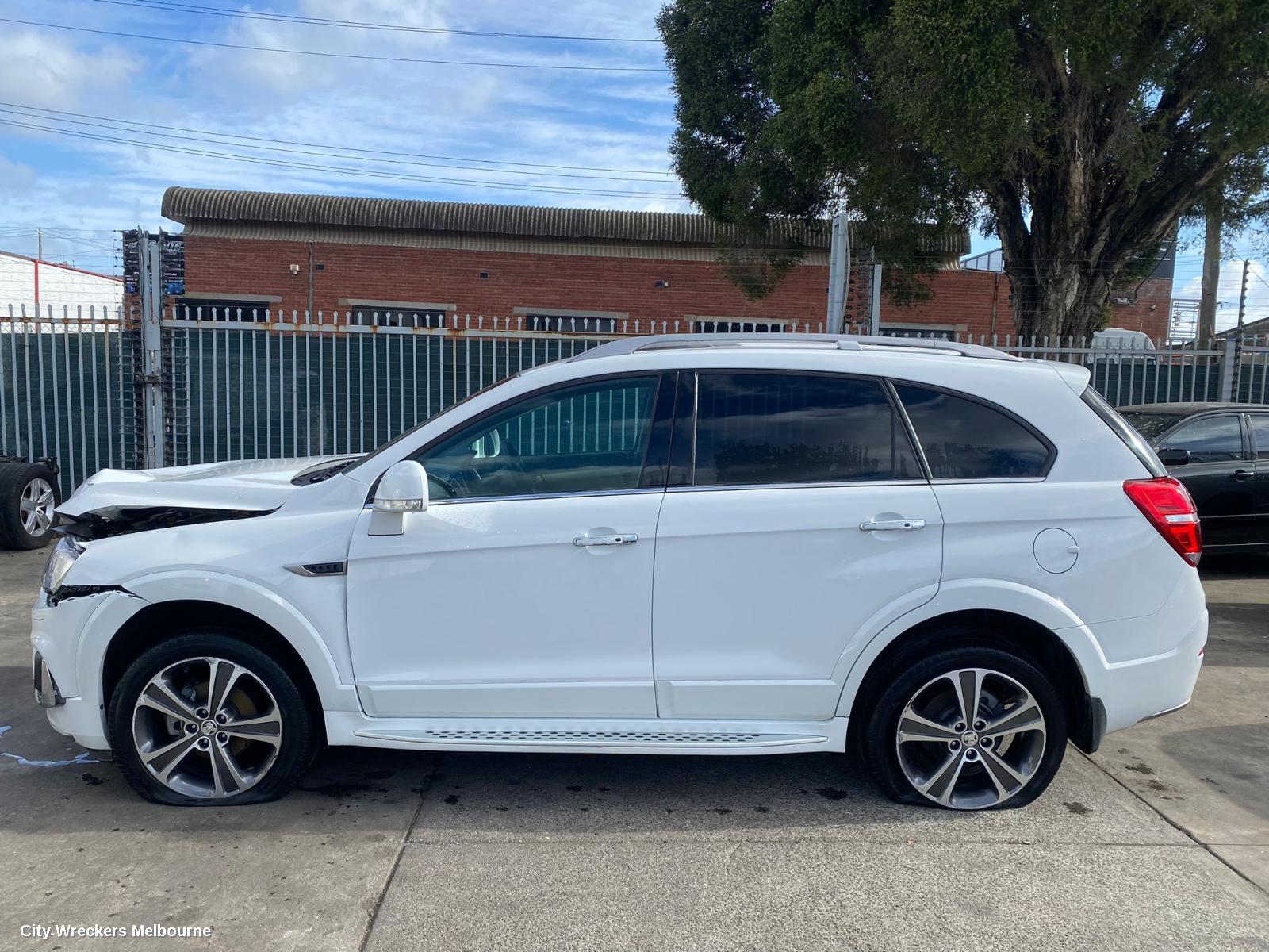 HOLDEN CAPTIVA RIGHT FRONT DOOR, CG, LS/LT/LTZ (4TH VIN = C), W/ KEYLESS ENTRY TYPE, 12/2013 - 06/2018