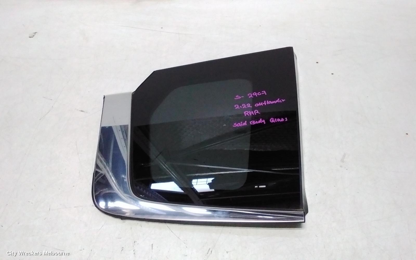 MITSUBISHI OUTLANDER RIGHT REAR SIDE GLASS, ZM, PRIVACY TINT TYPE, 08/2021 ONWARDS