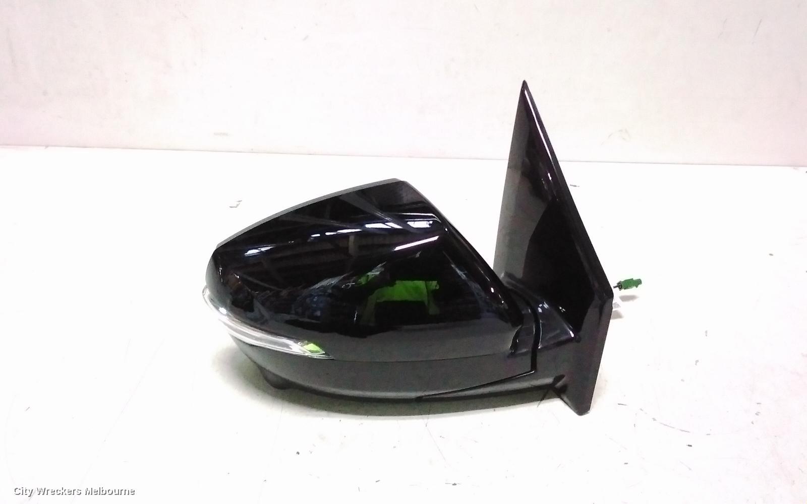 MAHINDRA XUV700 RIGHT DOOR MIRROR, W601, W/ CAMERA TYPE, COLOUR CODED, 01/2023 ONWARDS